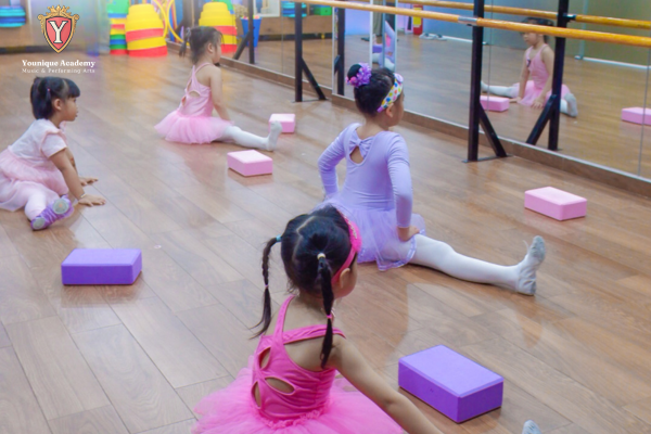 Lớp học nghệ thuật là gì? Cánh cửa nghệ thuật cho bé 3 Không gian nghệ thuật tại Younique Academy